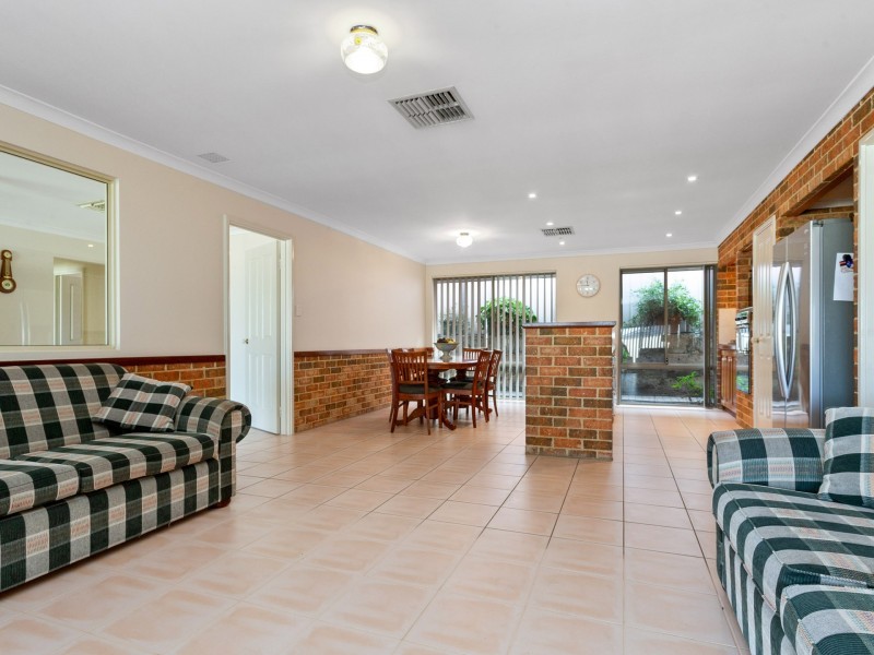 141 Glen Iris Drive, Jandakot WA 6164