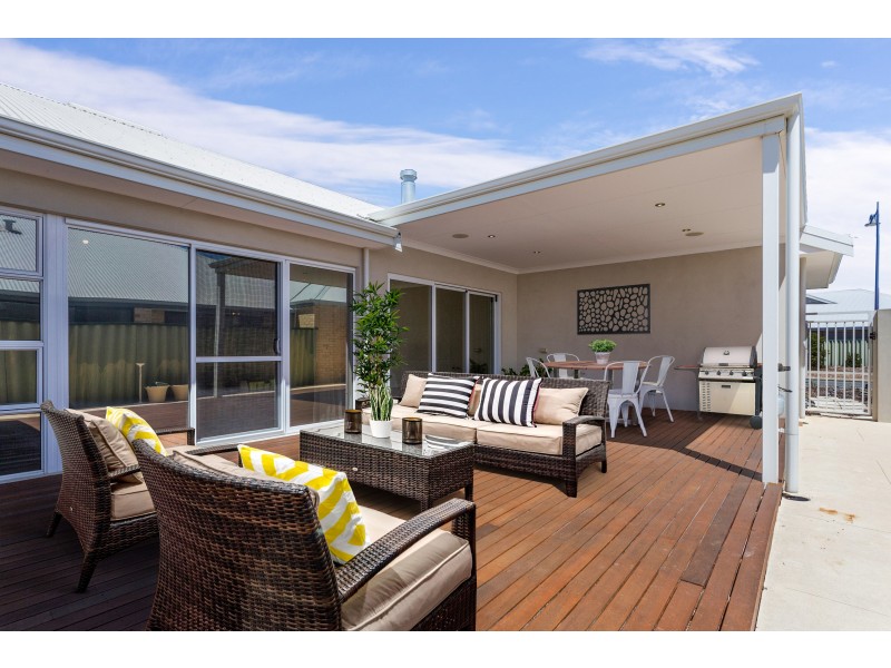 12 Brindabella Avenue, Aubin Grove WA 6164