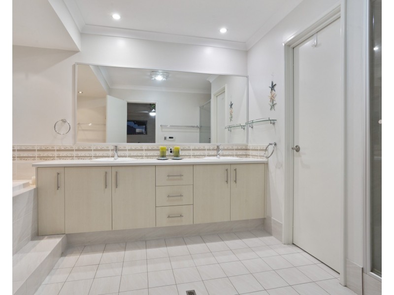 284 Lyon Road, Aubin Grove WA 6164