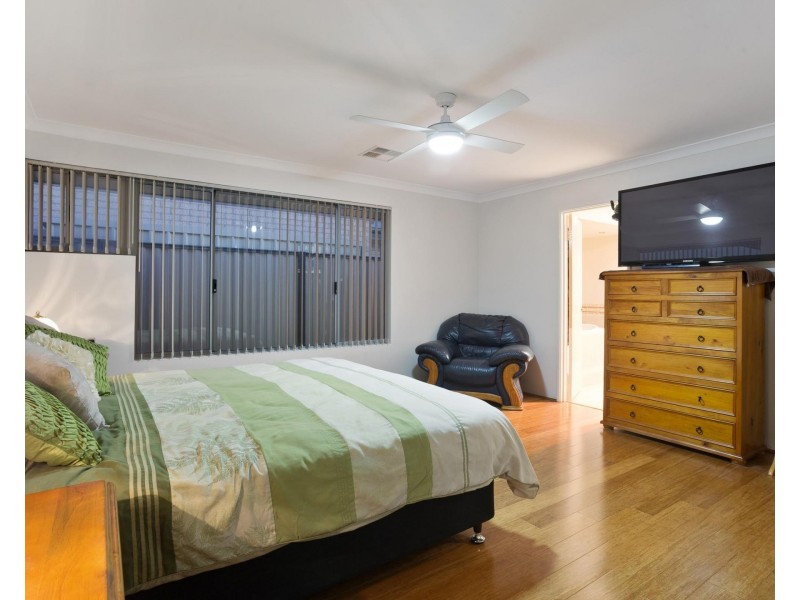 284 Lyon Road, Aubin Grove WA 6164