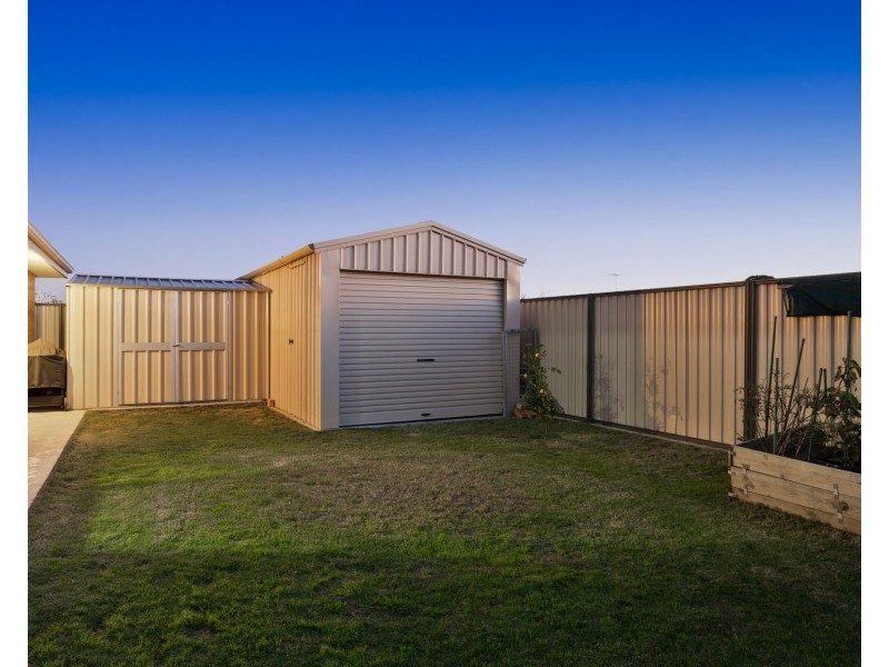 284 Lyon Road, Aubin Grove WA 6164