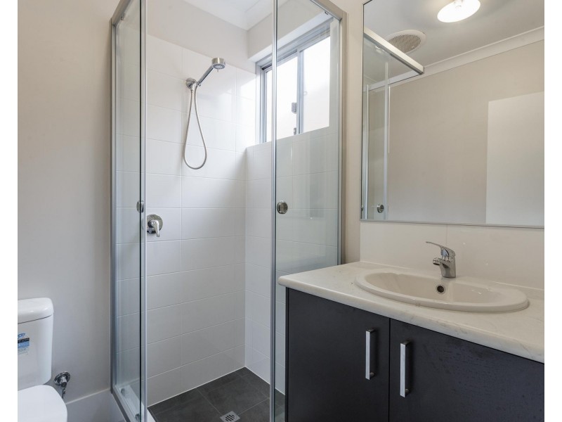 4 Fringed Way, Piara Waters WA 6112