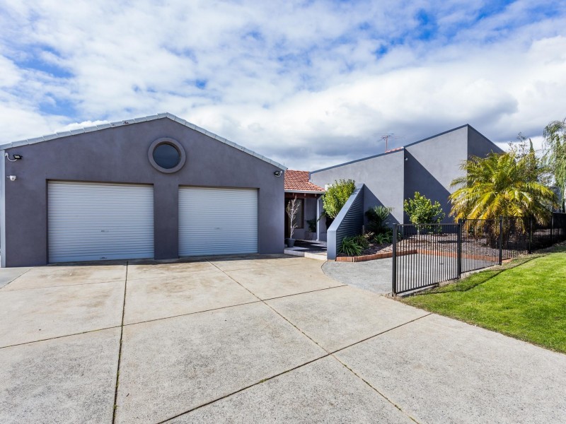 10 Grandpre, Hamilton Hill WA 6163