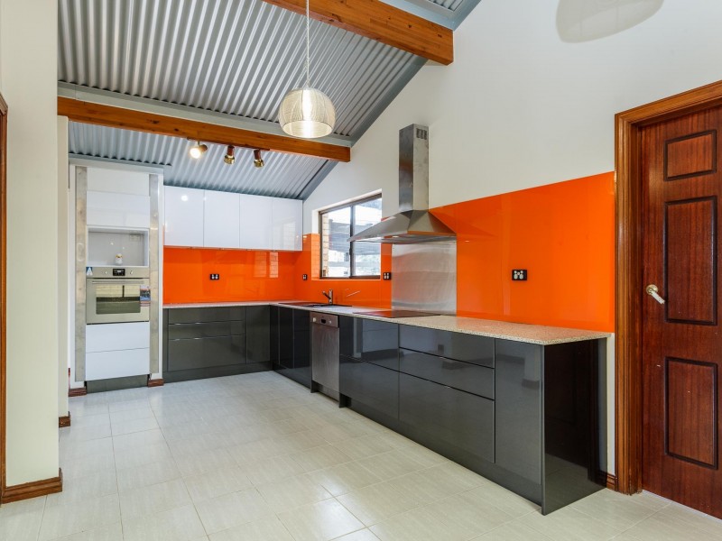 10 Grandpre, Hamilton Hill WA 6163