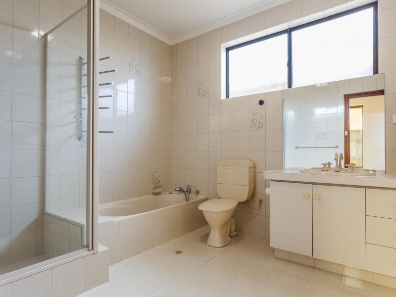 10 Grandpre, Hamilton Hill WA 6163