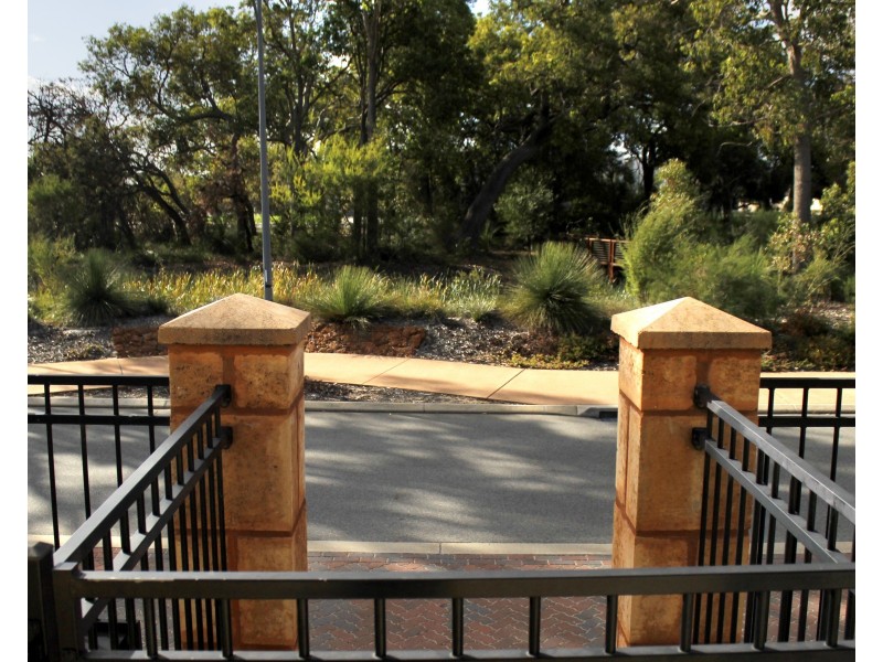 5 Willis Terrace, Hammond Park WA 6164