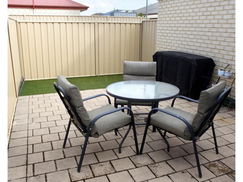 5 Willis Terrace, Hammond Park WA 6164