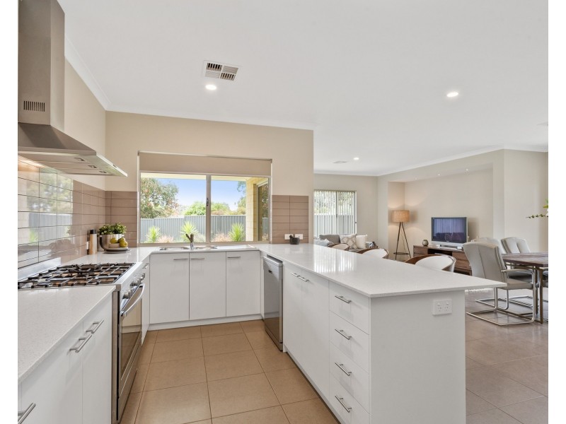 10 Reilly Court, Leeming WA 6149