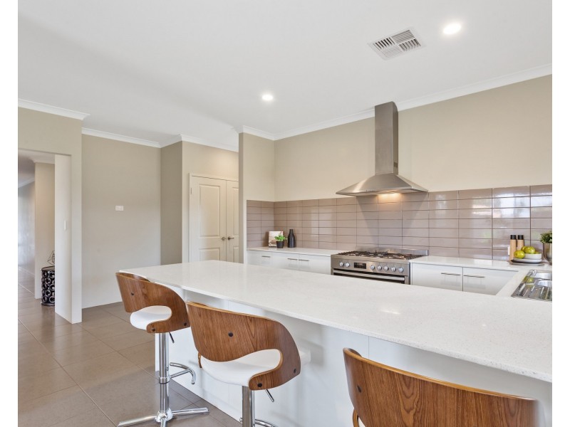 10 Reilly Court, Leeming WA 6149