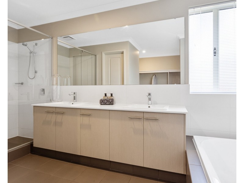 10 Reilly Court, Leeming WA 6149