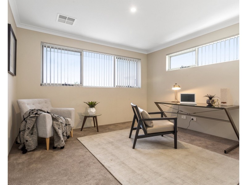 10 Reilly Court, Leeming WA 6149