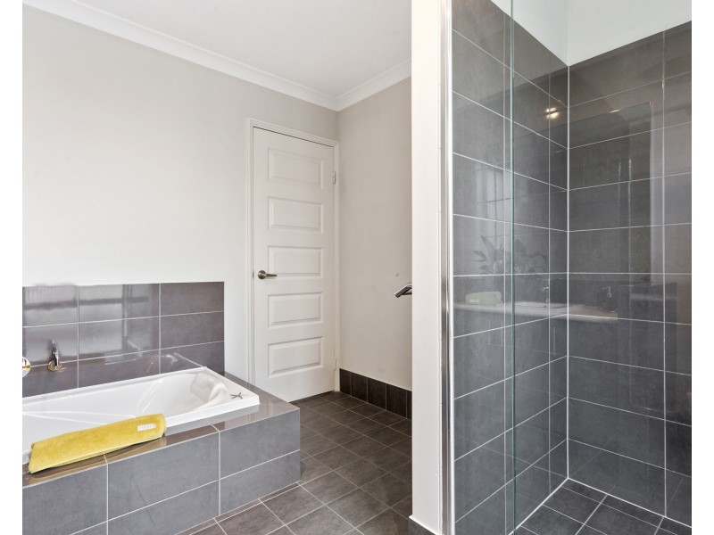 73 Litchfield Circle, Wandi WA 6167