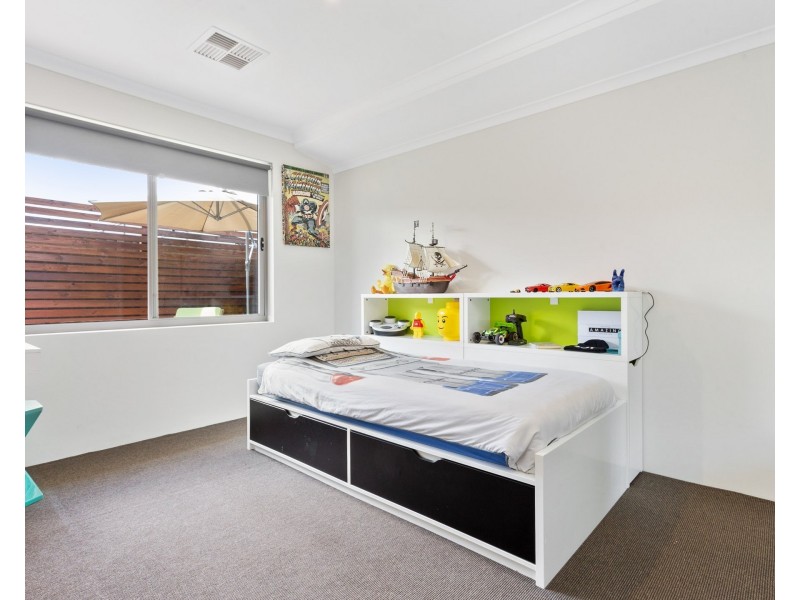 73 Litchfield Circle, Wandi WA 6167