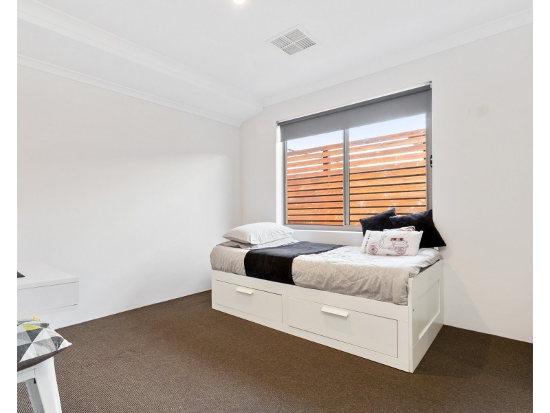 73 Litchfield Circle, Wandi WA 6167