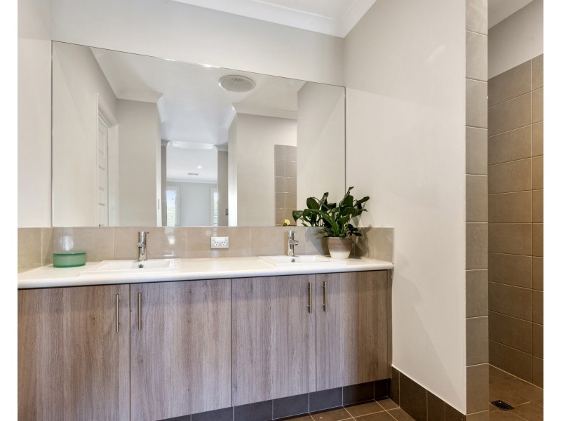 73 Litchfield Circle, Wandi WA 6167
