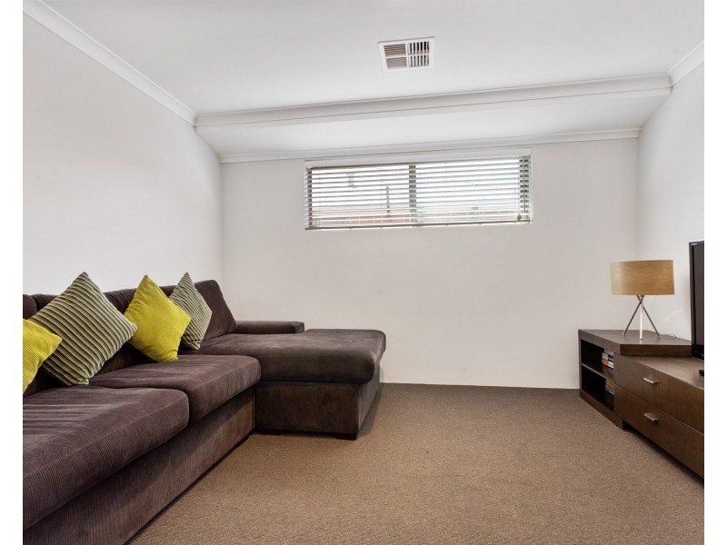 73 Litchfield Circle, Wandi WA 6167