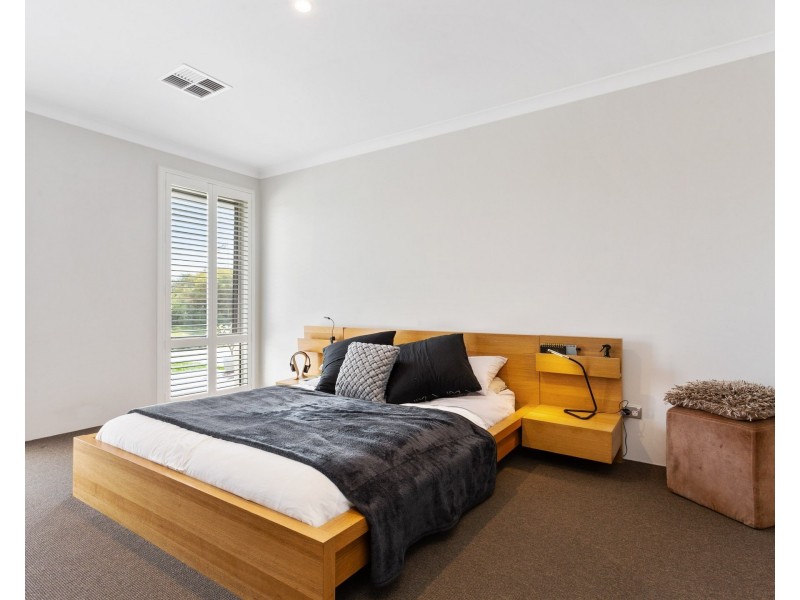 73 Litchfield Circle, Wandi WA 6167