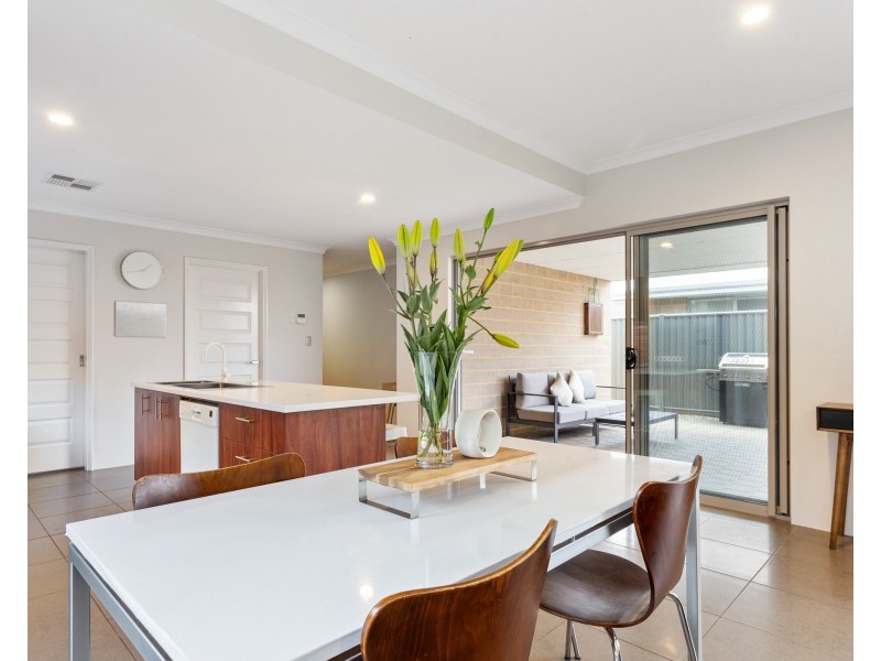 73 Litchfield Circle, Wandi WA 6167