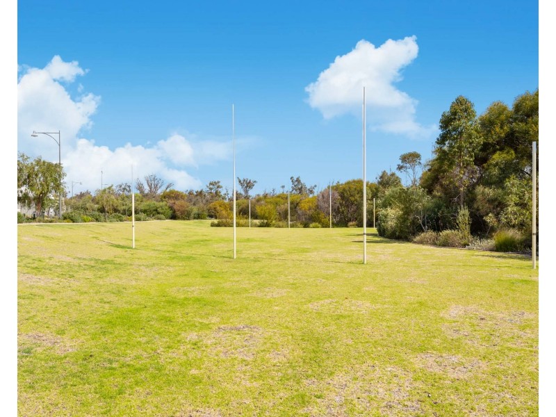 73 Litchfield Circle, Wandi WA 6167