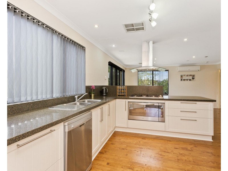 15 Aster Close, Beeliar WA 6164