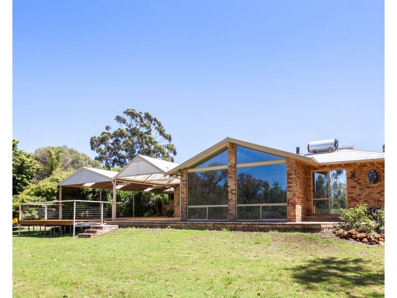 208 Gibbs Road, Banjup WA 6164