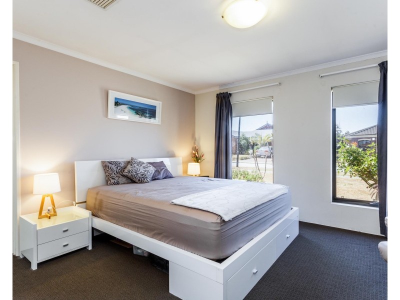 11 Warrego Street, Hammond Park WA 6164