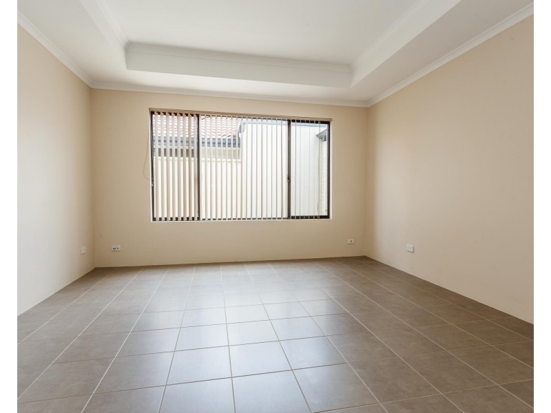 13 Southhaven Green, Success WA 6164