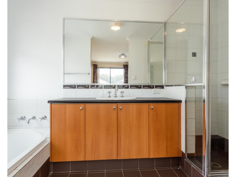 13 Southhaven Green, Success WA 6164