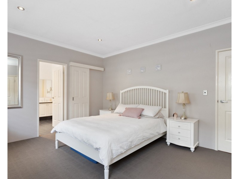 21 Chivalry Way, Atwell WA 6164