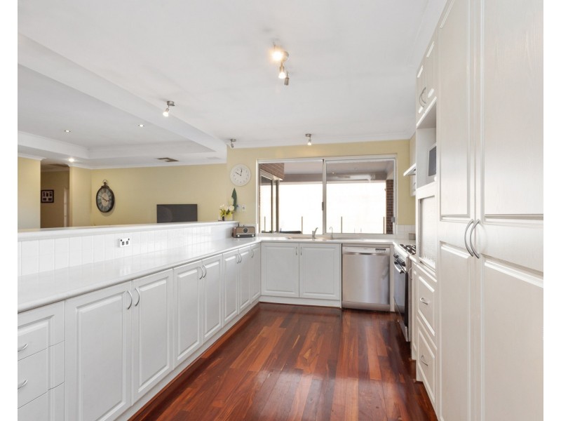 21 Chivalry Way, Atwell WA 6164