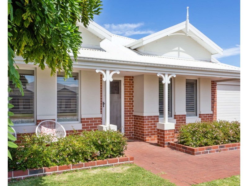 21 Chivalry Way, Atwell WA 6164