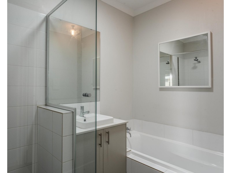 5 Dolomite Avenue, Wellard WA 6170