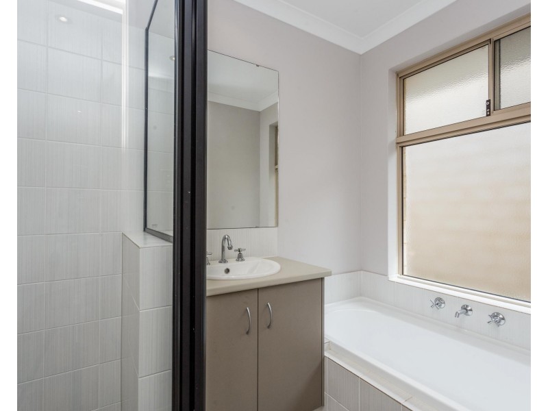 32 Peppermint Gardens, Aubin Grove WA 6164