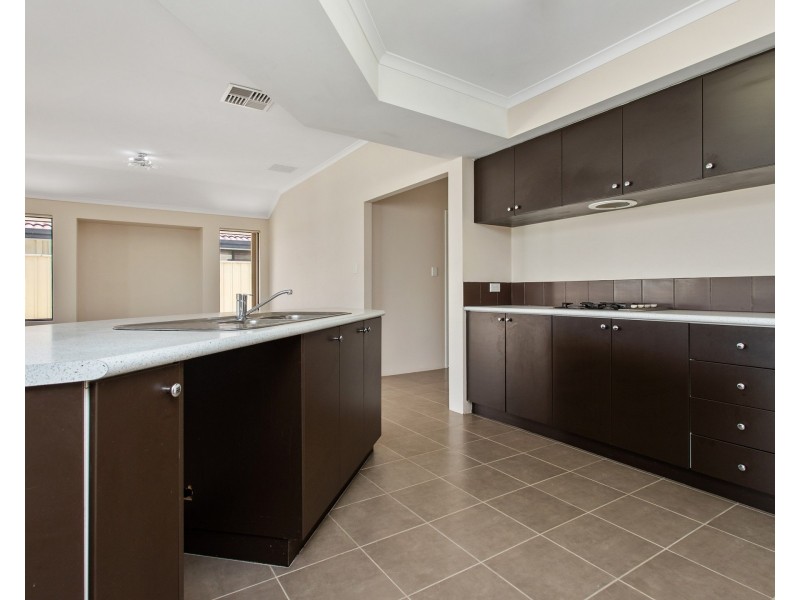 13 Southaven Green, Success WA 6164