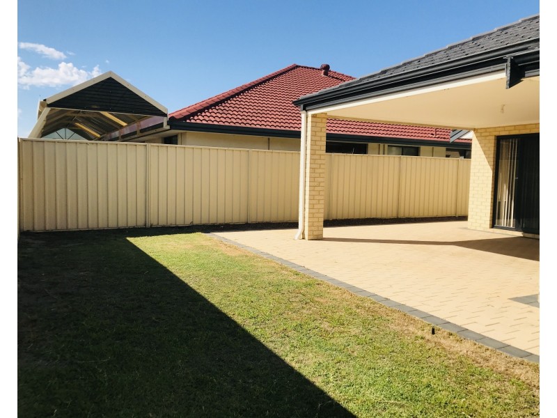 13 Southaven Green, Success WA 6164