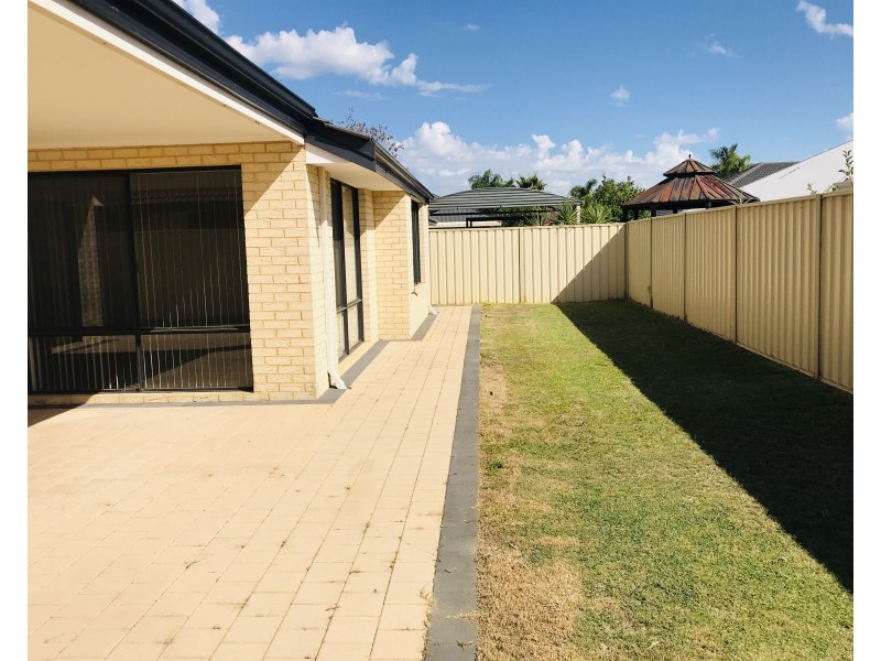 13 Southaven Green, Success WA 6164