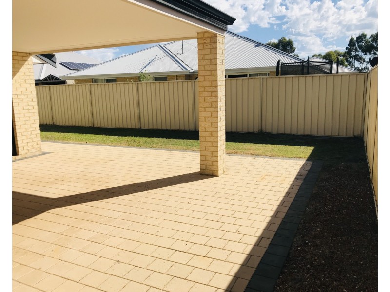 13 Southaven Green, Success WA 6164