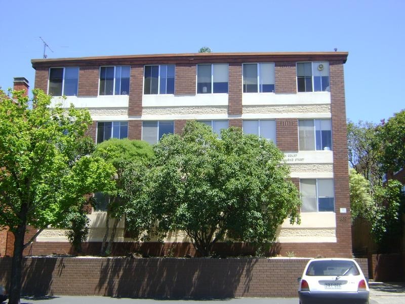 11/869 Drummond Street, Carlton North VIC 3054