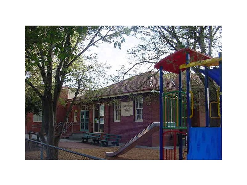 4 Roemer Crescent, Alphington VIC 3078