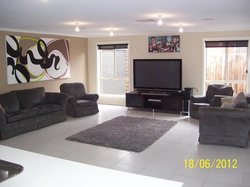 27 Glencoe Street, Kurunjang VIC 3337