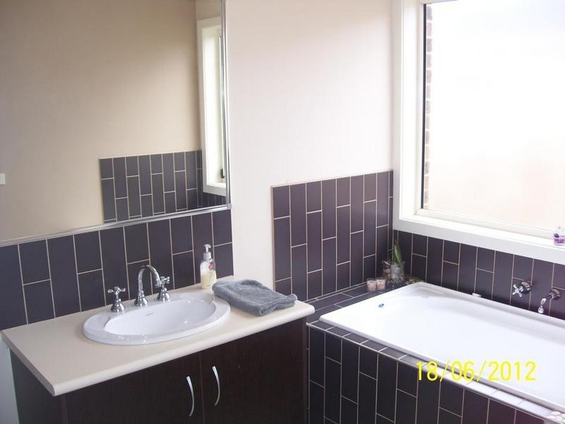 27 Glencoe Street, Kurunjang VIC 3337