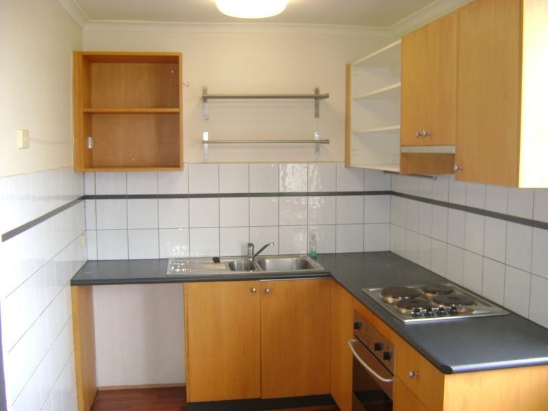 2/15 De Carle Street, Brunswick VIC 3056