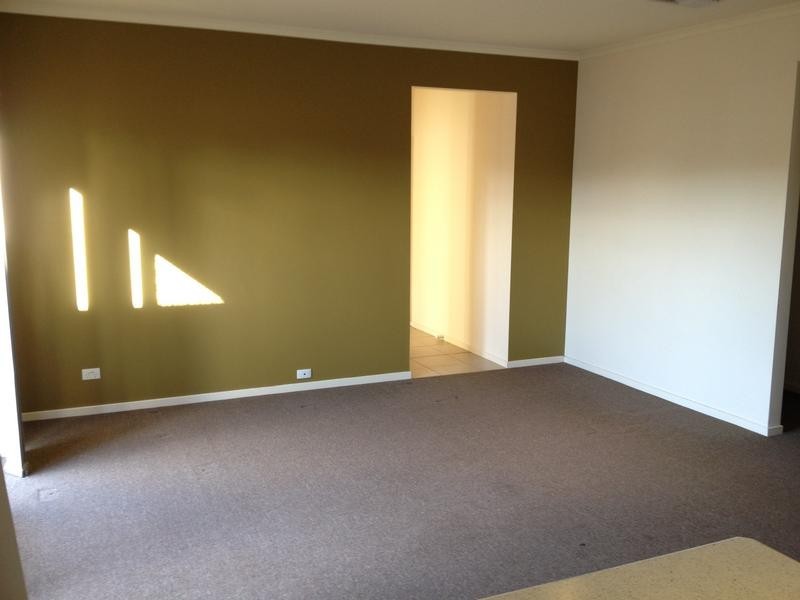 13 Glencroft Terrace, Melton West VIC 3337