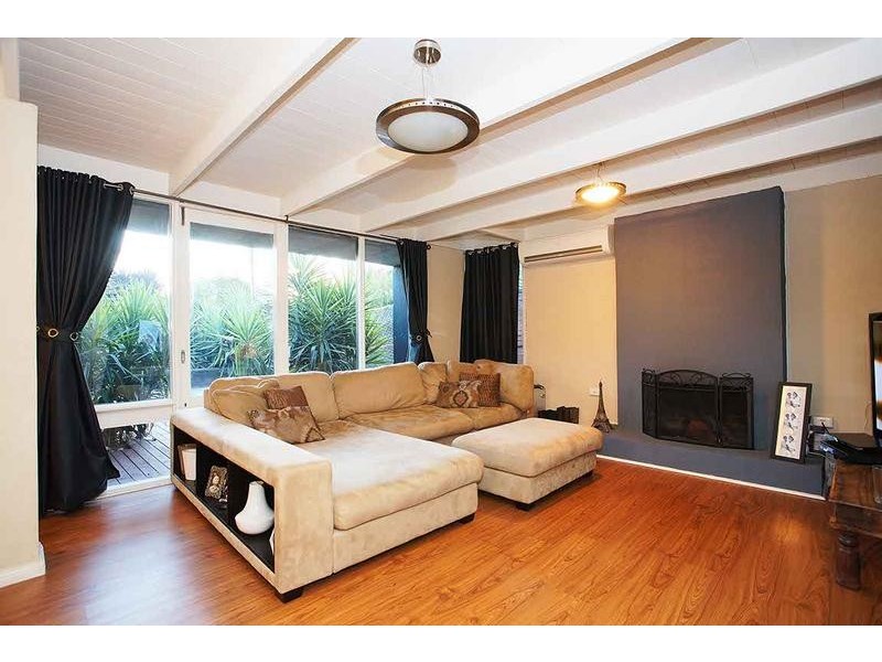 26 Judith St, Keilor East VIC 3033