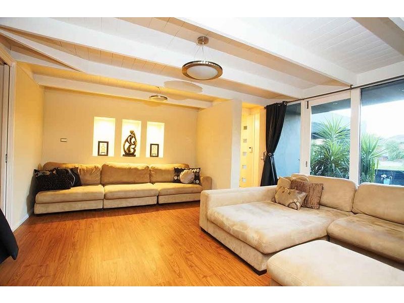 26 Judith St, Keilor East VIC 3033