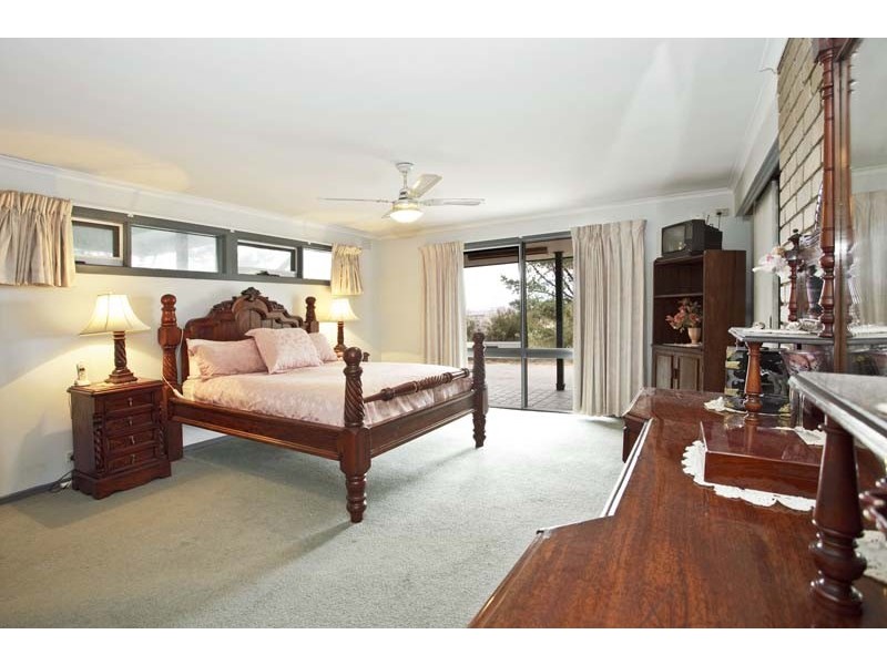 70 Bardwell Drive, Mickleham VIC 3064