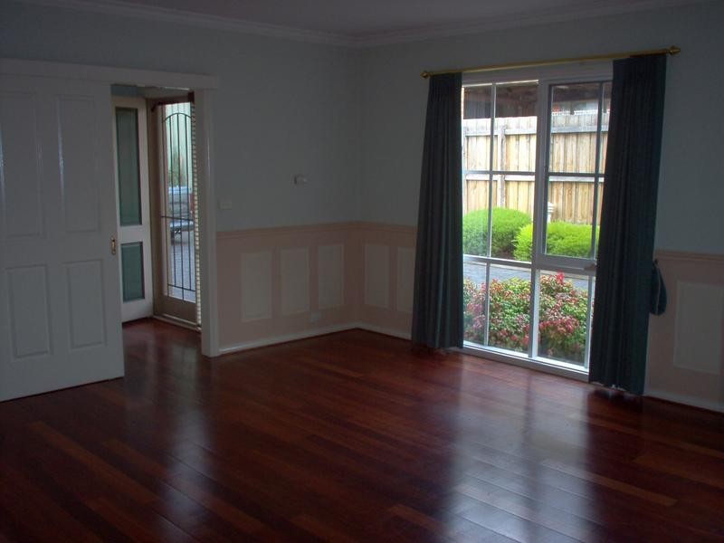 1/14 Broad Street, Greensborough VIC 3088