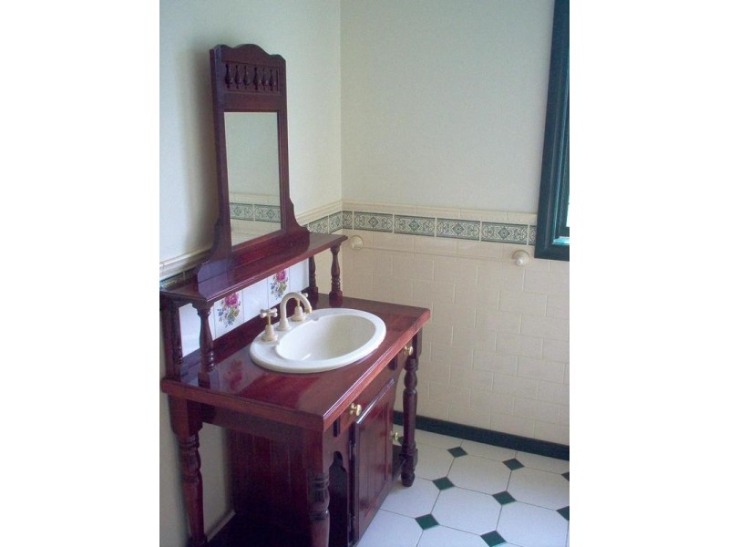 1/14 Broad Street, Greensborough VIC 3088