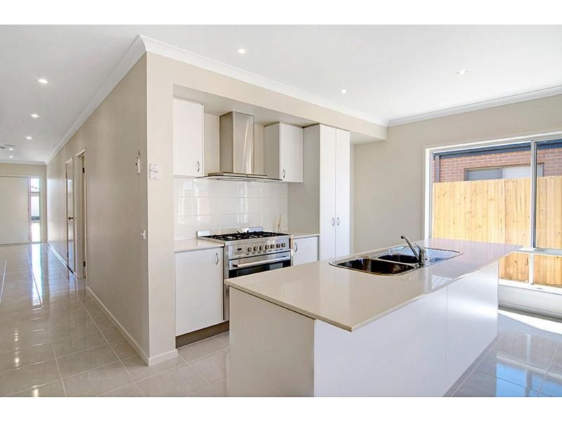 18 Tekin Terrace, Doreen VIC 3754