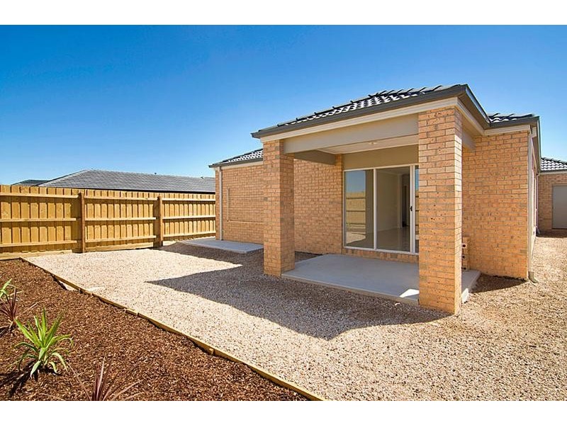 18 Tekin Terrace, Doreen VIC 3754